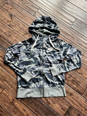 Women’s Nike hoodie